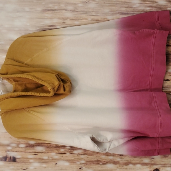 Pull Over Sweatshirt - Picture 5 of 6